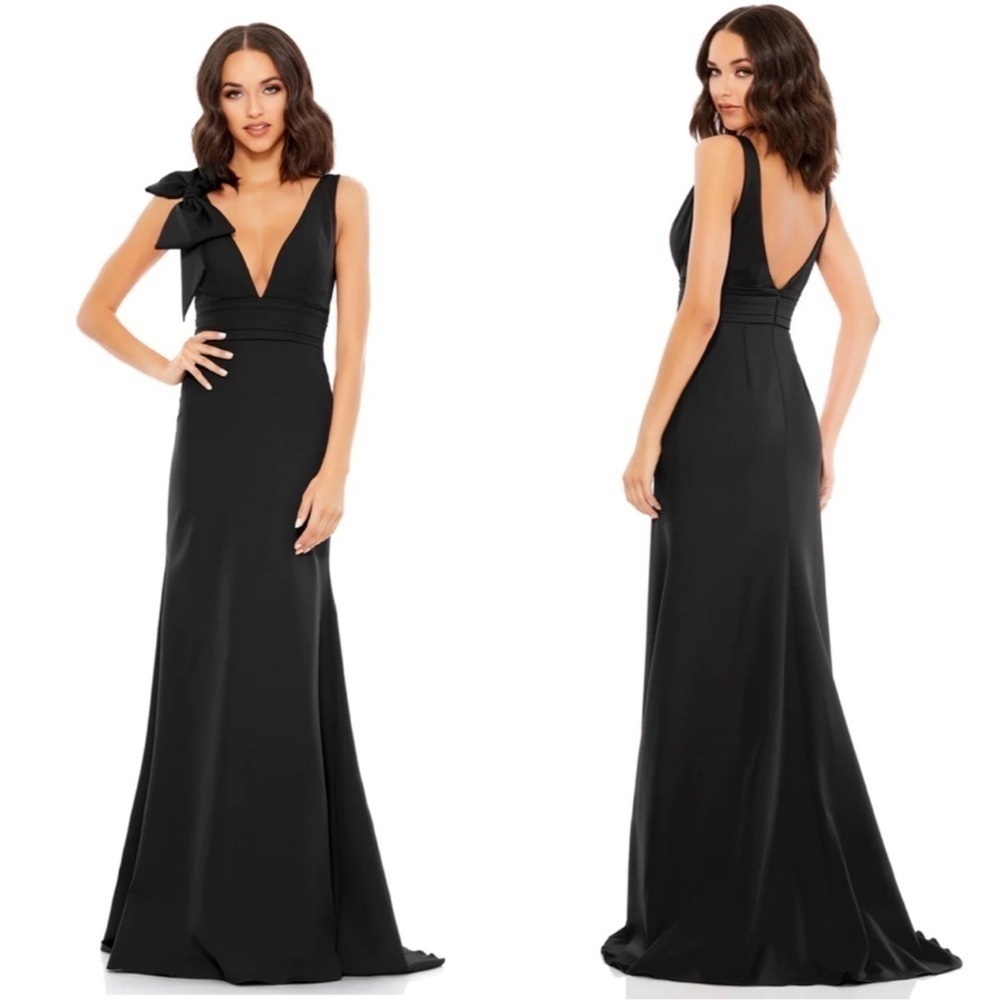 Mac Duggal Black V-Neck Maxi Gown with Shoulder Bow